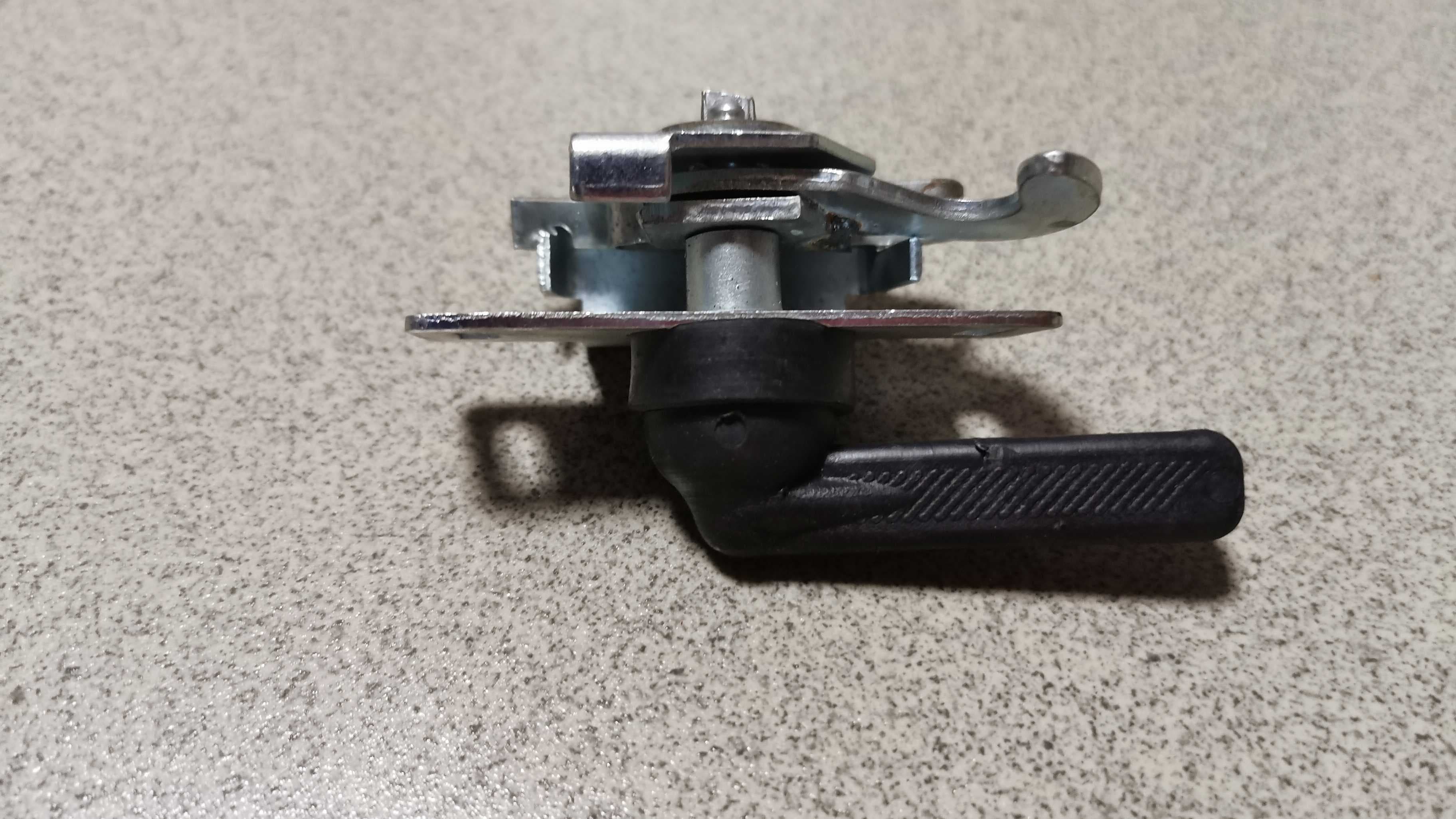 ZAKACKA ZA MASKU C-360 04058
