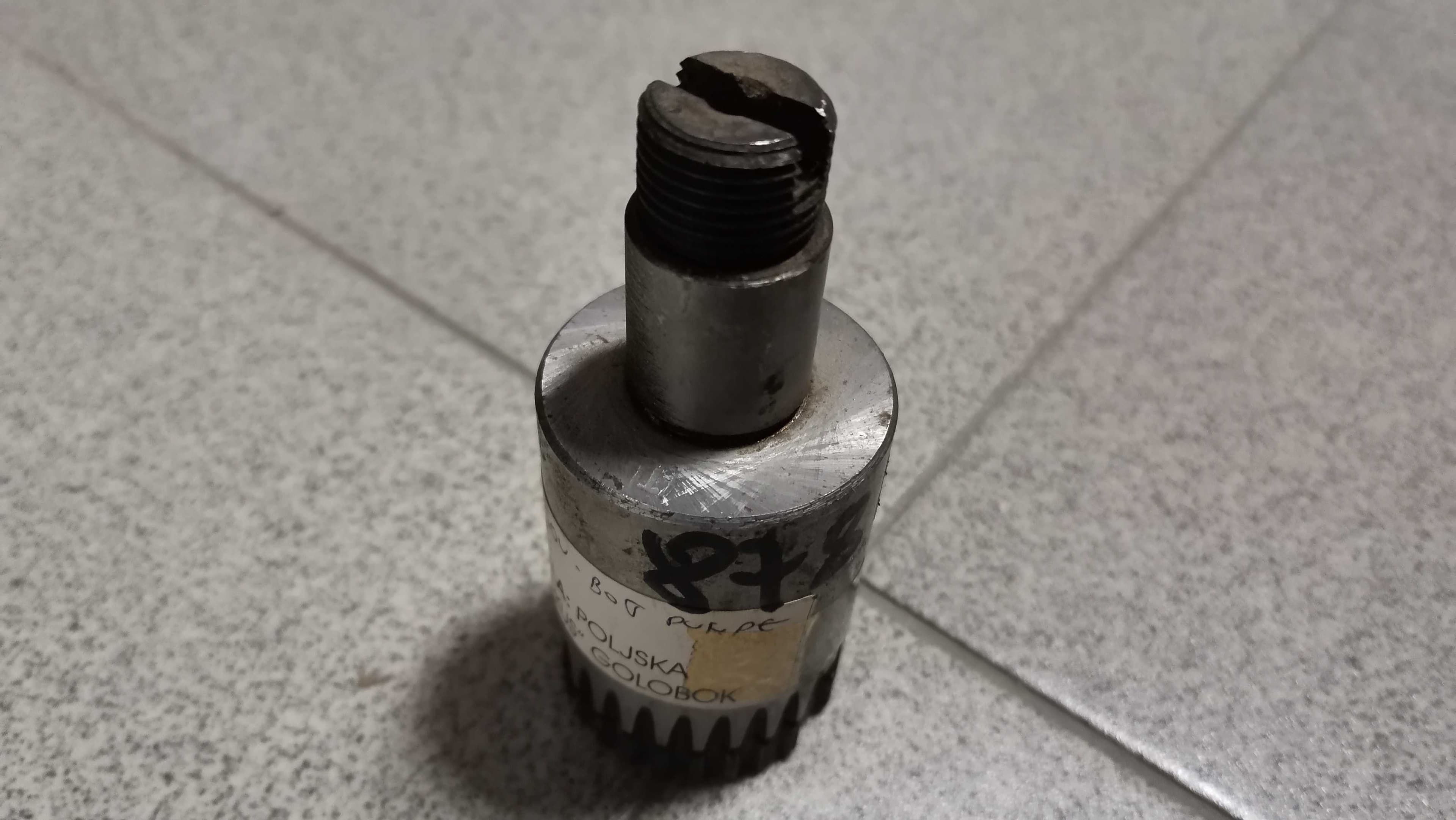 OSOVINA BOS PUMPE U RAZV.C385