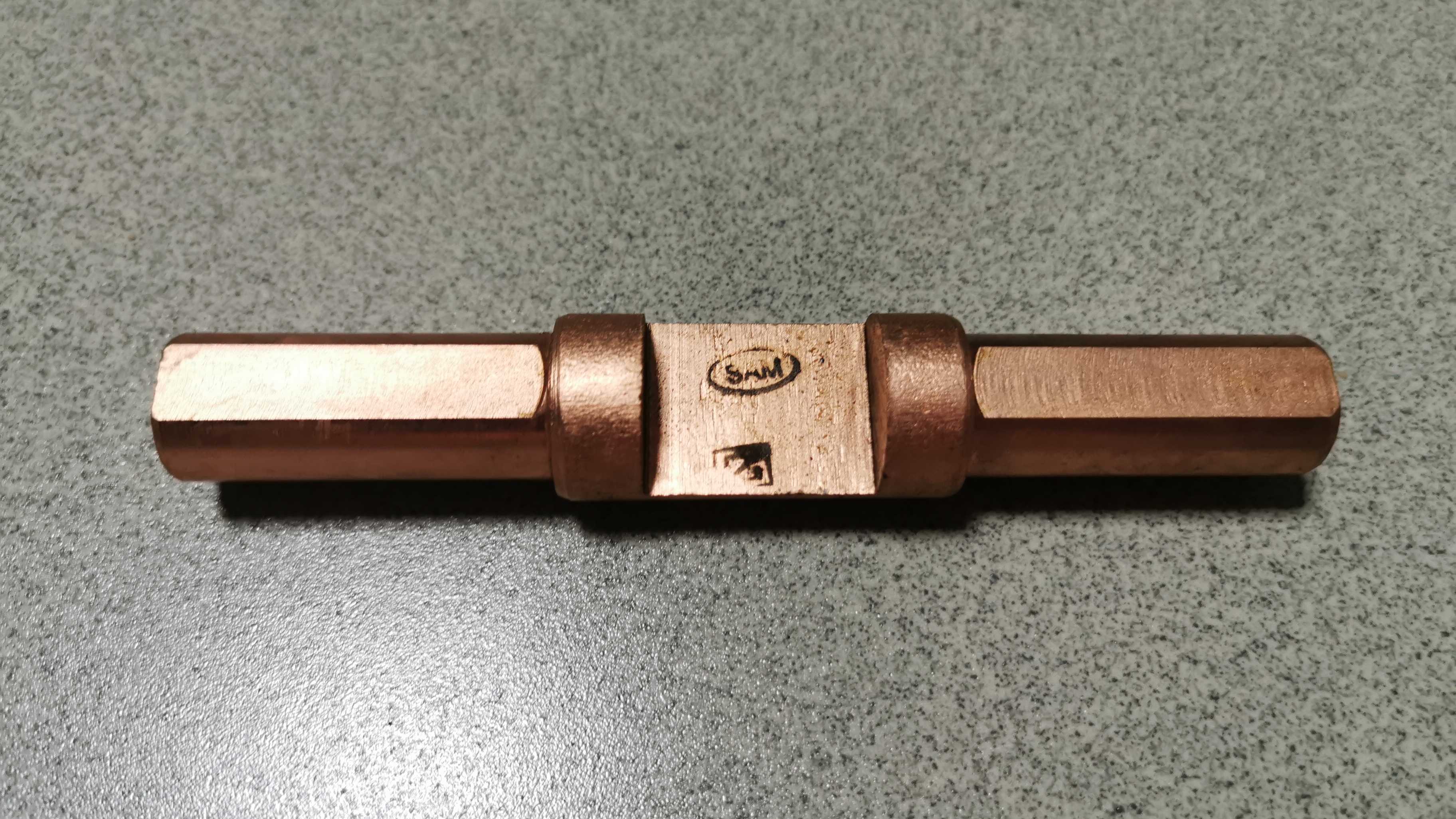 OSOVINA TRKACA C-360 000763