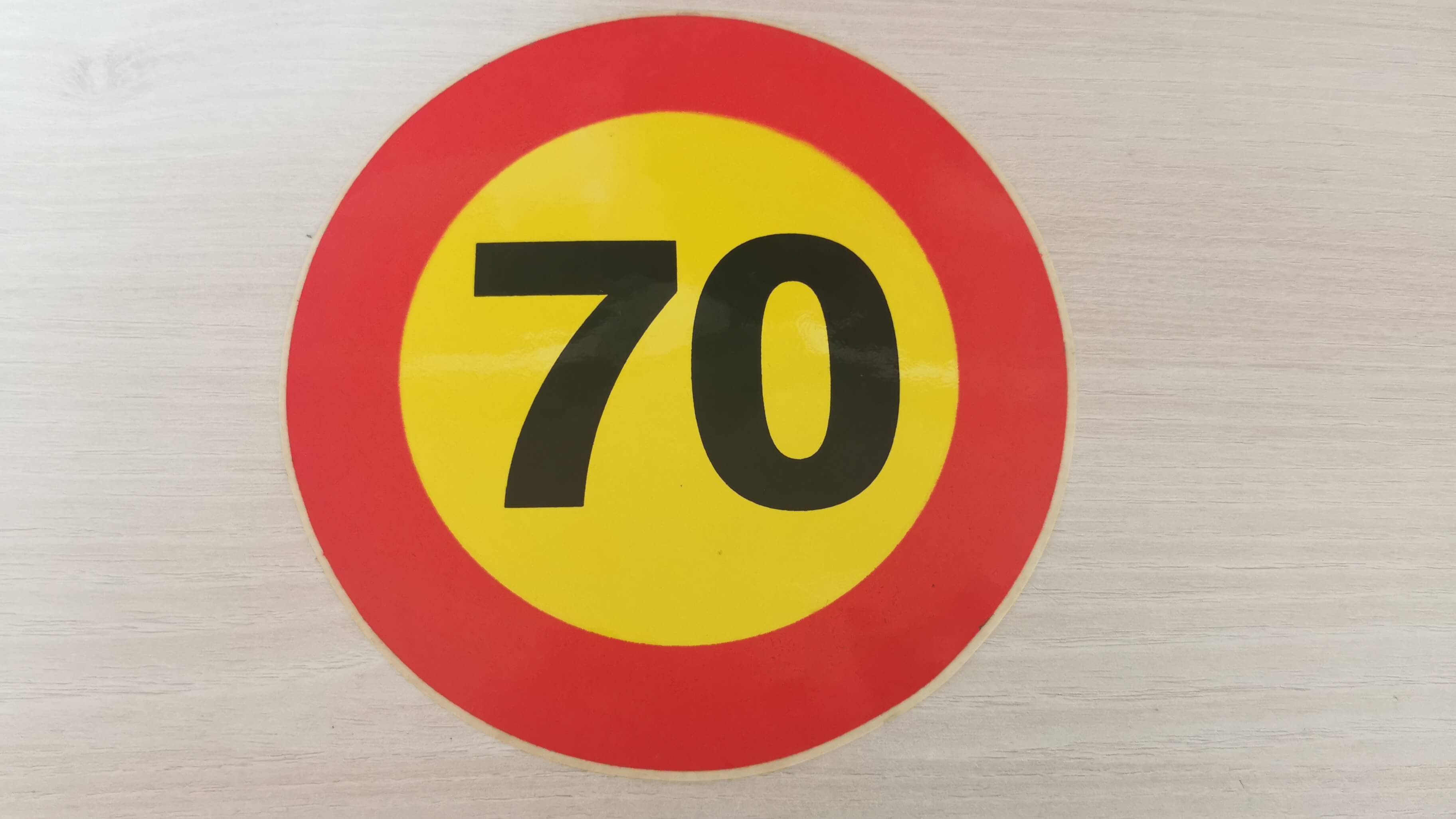 NALEPNICA OGRANICENJE BRZ.-70 1 kom