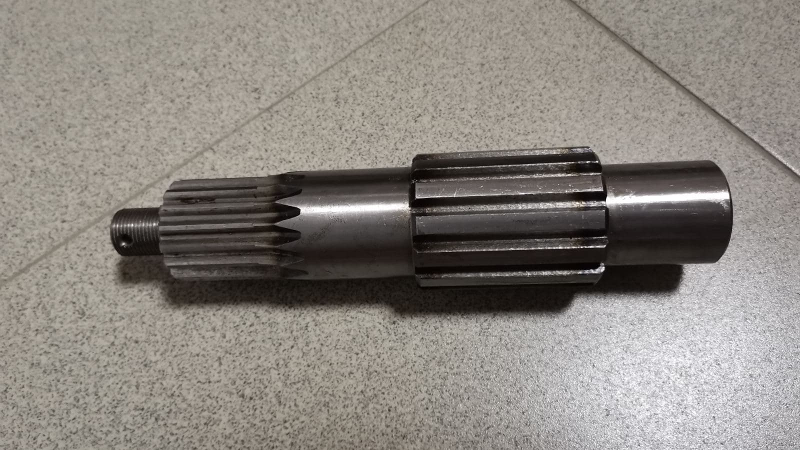 OSOVINA KONUSNO-TANJIR.ZUPC.C-360 POL.